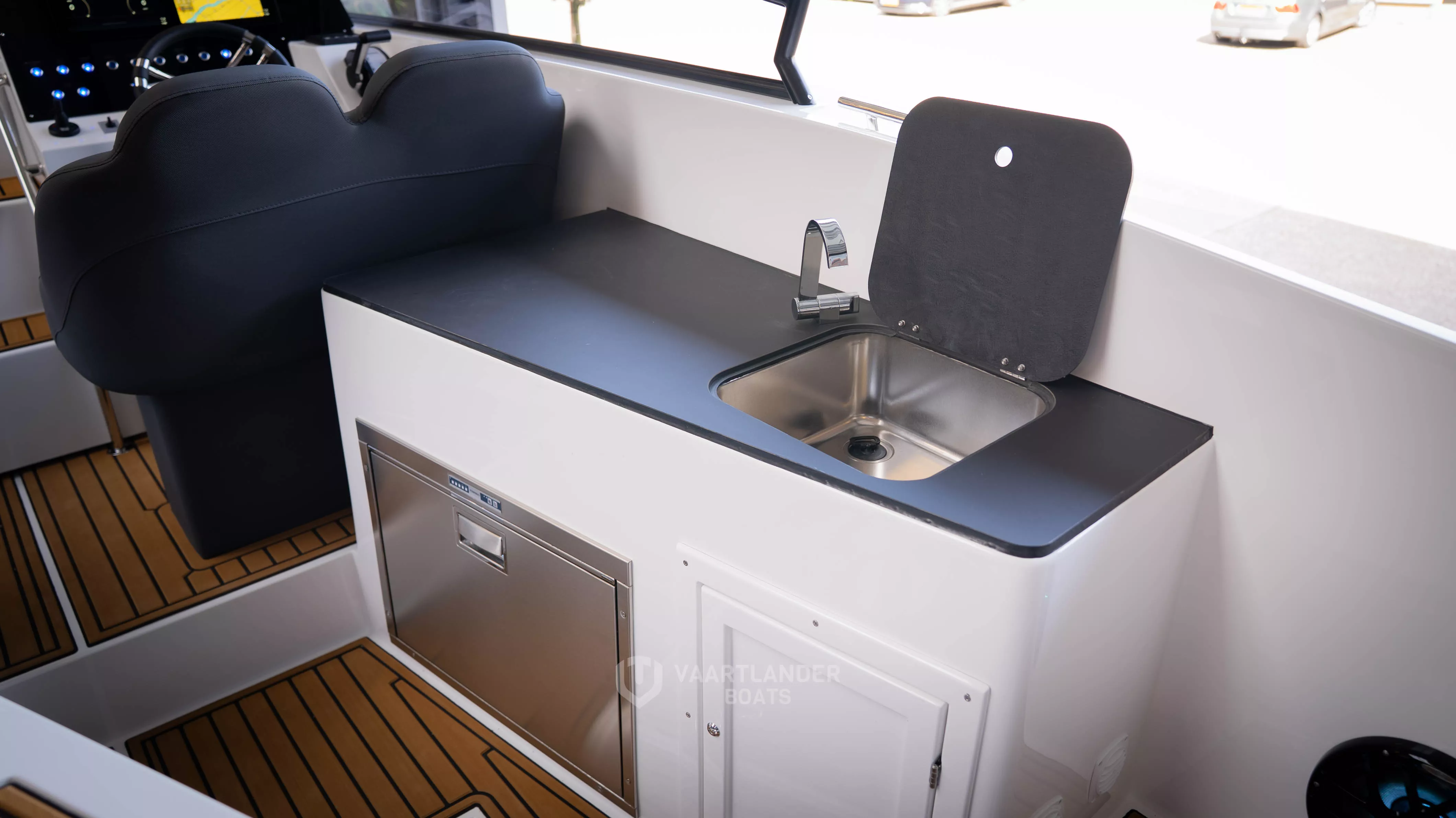 Vaartlander Boats - Vaartlander Maxima800Cabin 28