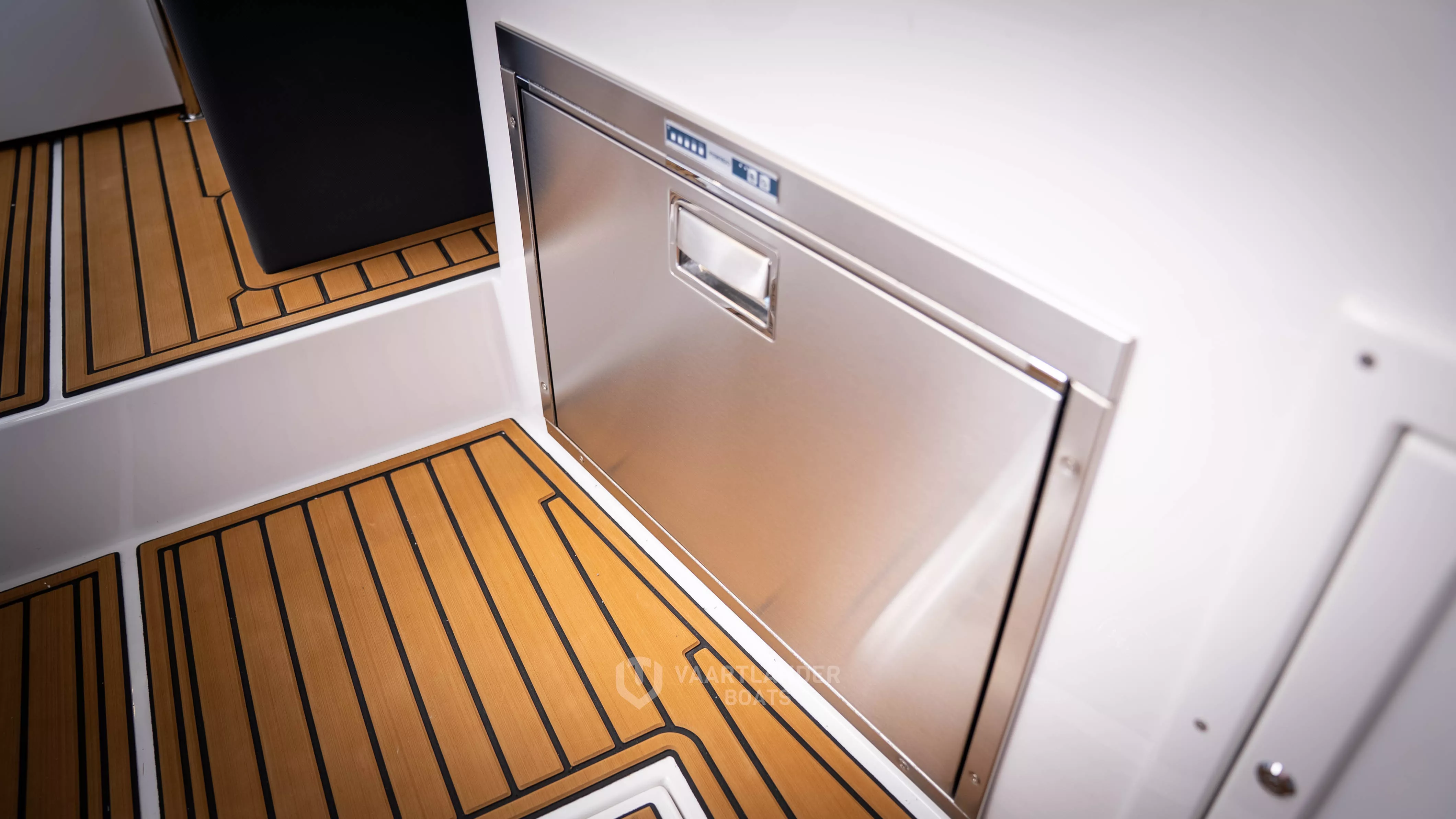 Vaartlander Boats - Vaartlander Maxima800Cabin 38