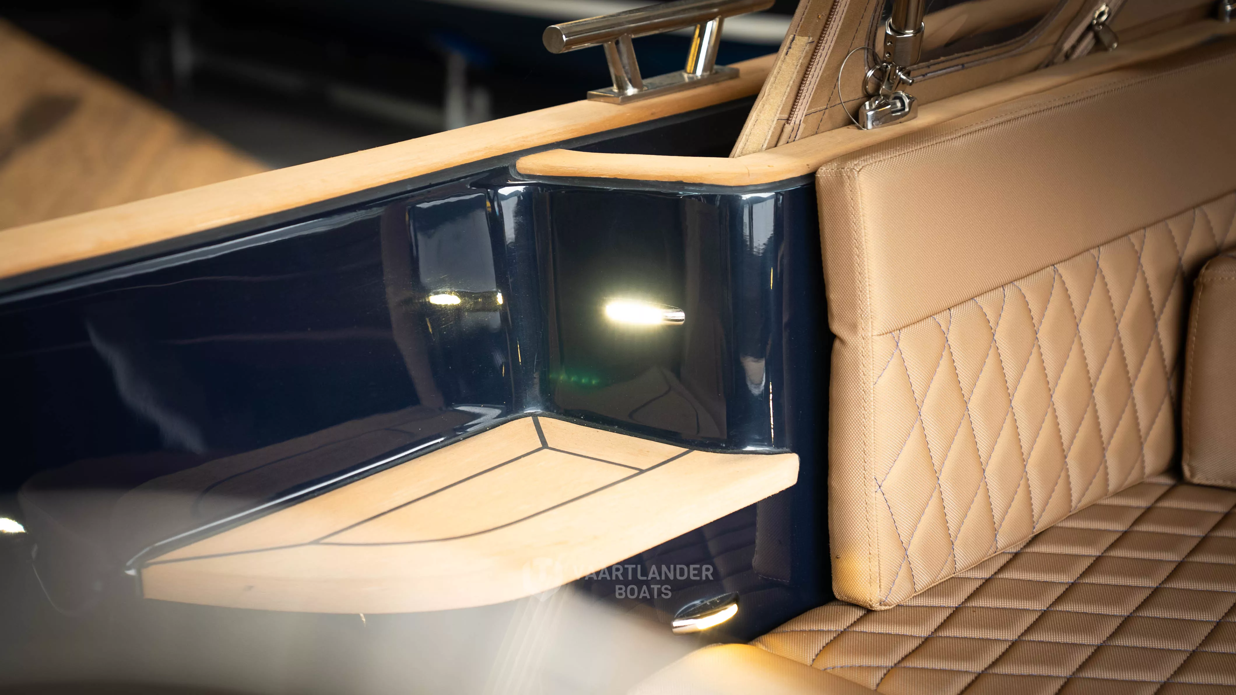 Vaartlander Boats - Vaartlander Waterspoor717Aviator Details 14