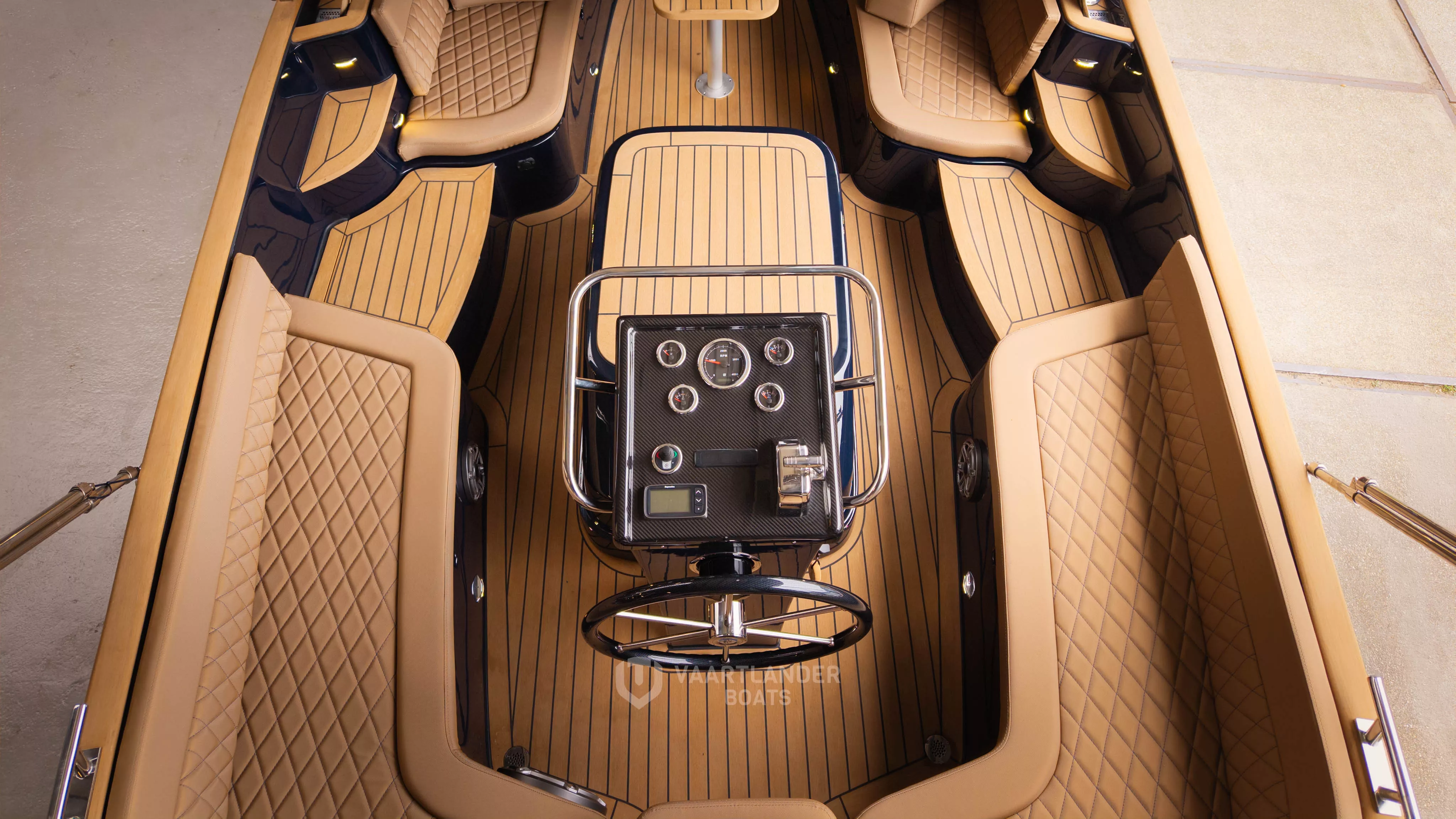Vaartlander Boats - Vaartlander Waterspoor717Aviator Details 30