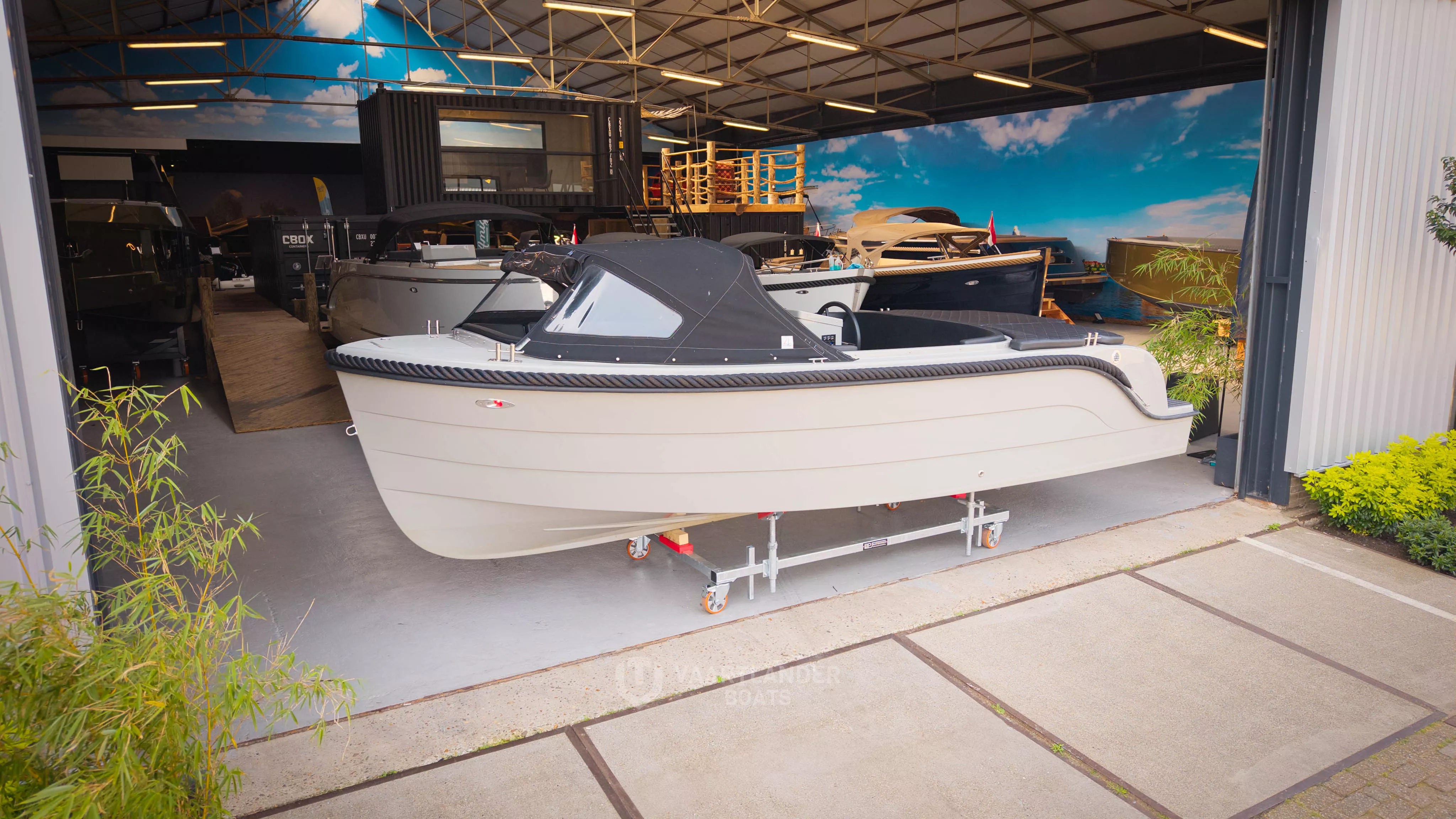 Vaartlander Boats - Vaartlander TendR600Outboard 20