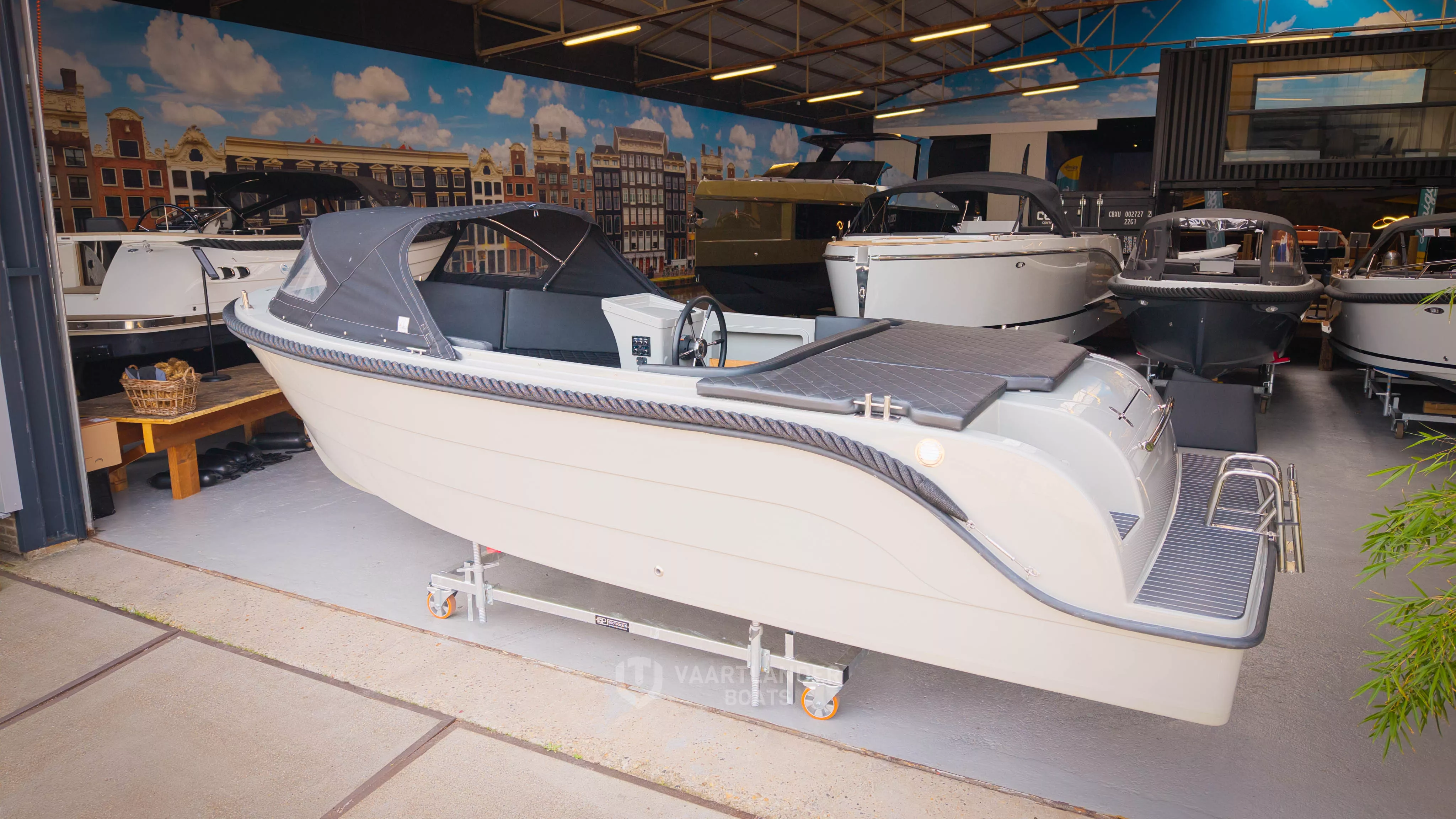 Vaartlander Boats - Vaartlander TendR600Outboard 22