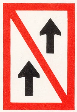 Verkeersbord A.2 voor de scheepvaart dat voorbijlopen verbiedt