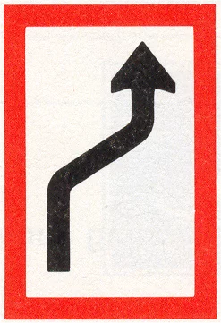Verkeersbord B.2b voor de scheepvaart dat verplicht naar stuurboordzijde varen aangeeft