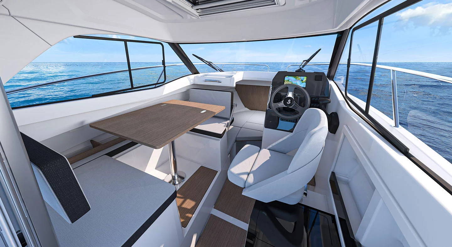 Vaartlander_BeneteauAntares7-19 Zithoek in cabine van Beneteau Antares 7 tijdens varen