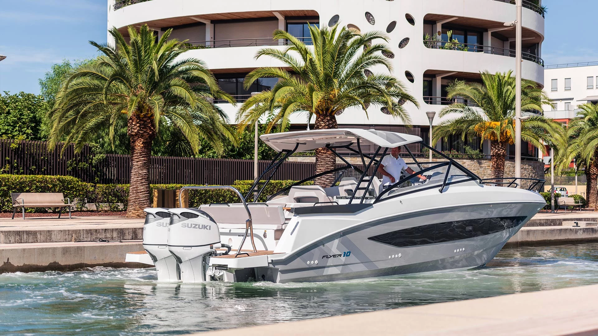 Vaartlander_BeneteauFlyer10-11 Beneteau Flyer 10 aangemeerd bij steiger