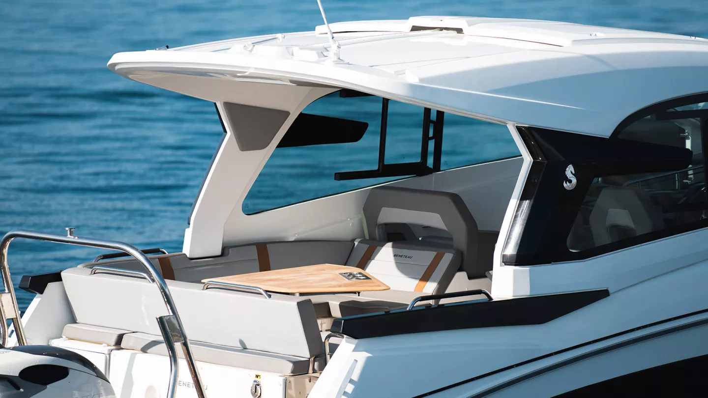 Vaartlander_BeneteauFlyer10SportTop-3 Achterdek en sporttop van Beneteau Flyer 10 Sport Top