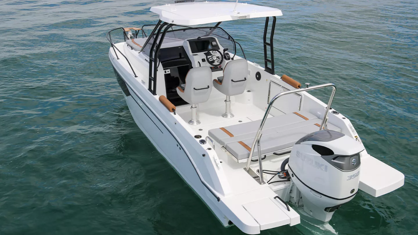 Vaartlander_BeneteauFlyer8SUNdeck-9 Achterdek van Beneteau Flyer 8 SUNdeck met stuurconsole