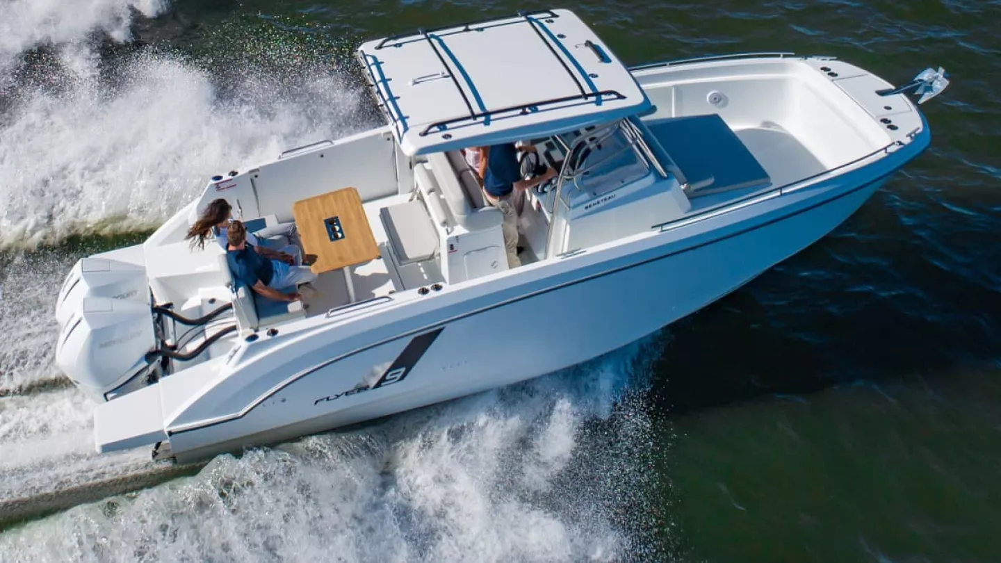 Vaartlander_BeneteauFlyer9SPACEdeck-1 Beneteau Flyer 9 SPACEdeck op snelheid tijdens varen