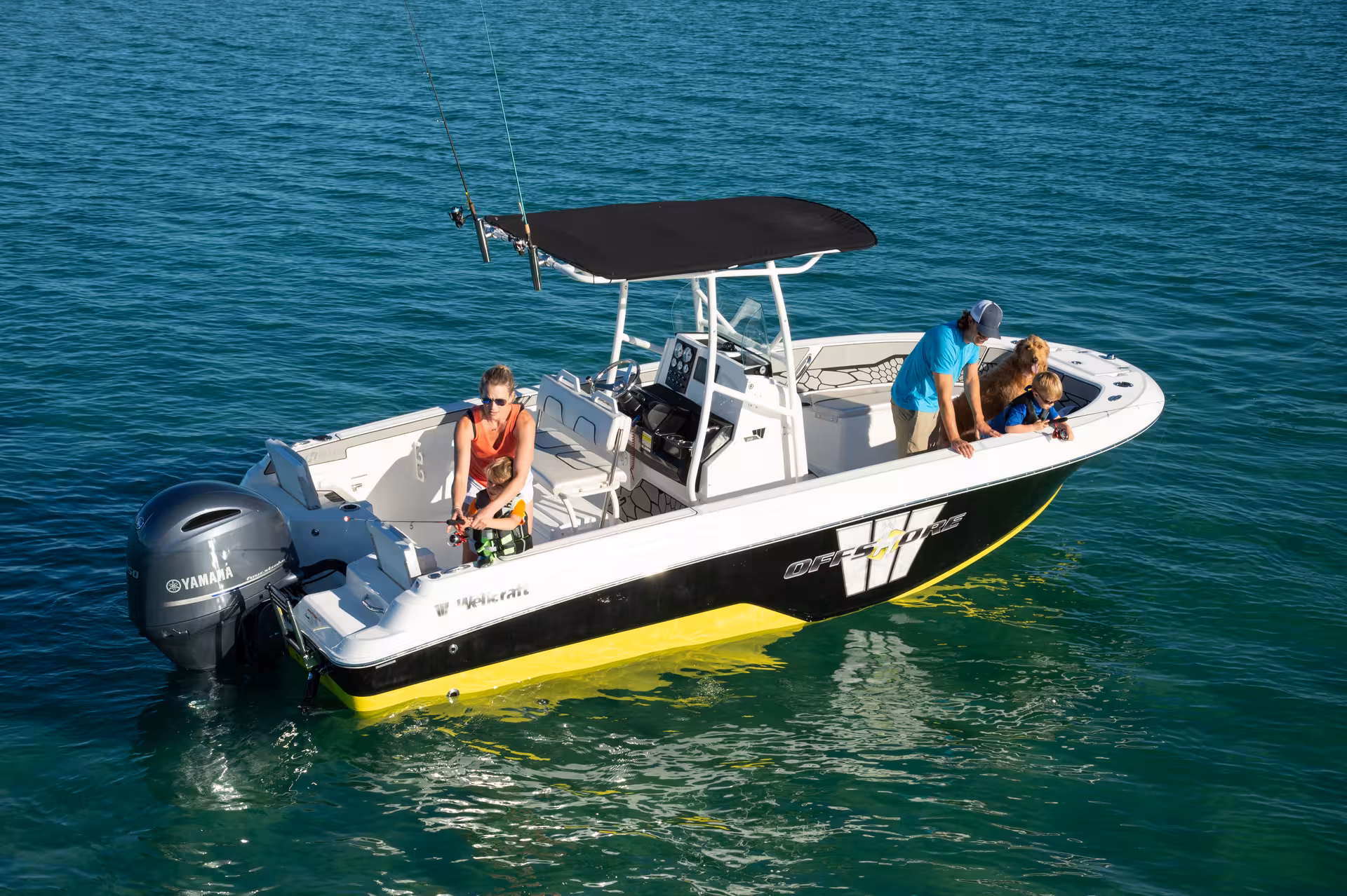 Vaartlander_Wellcraft202Fisherman-42 Wellcraft 202 Fisherman met T-top en passagiers tijdens dag op het water