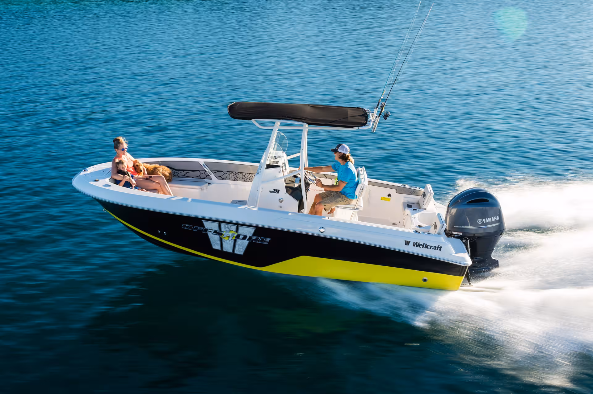 Vaartlander_Wellcraft202Fisherman-45 Wellcraft 202 Fisherman console boot varend op open water met compacte en sportieve uitstraling