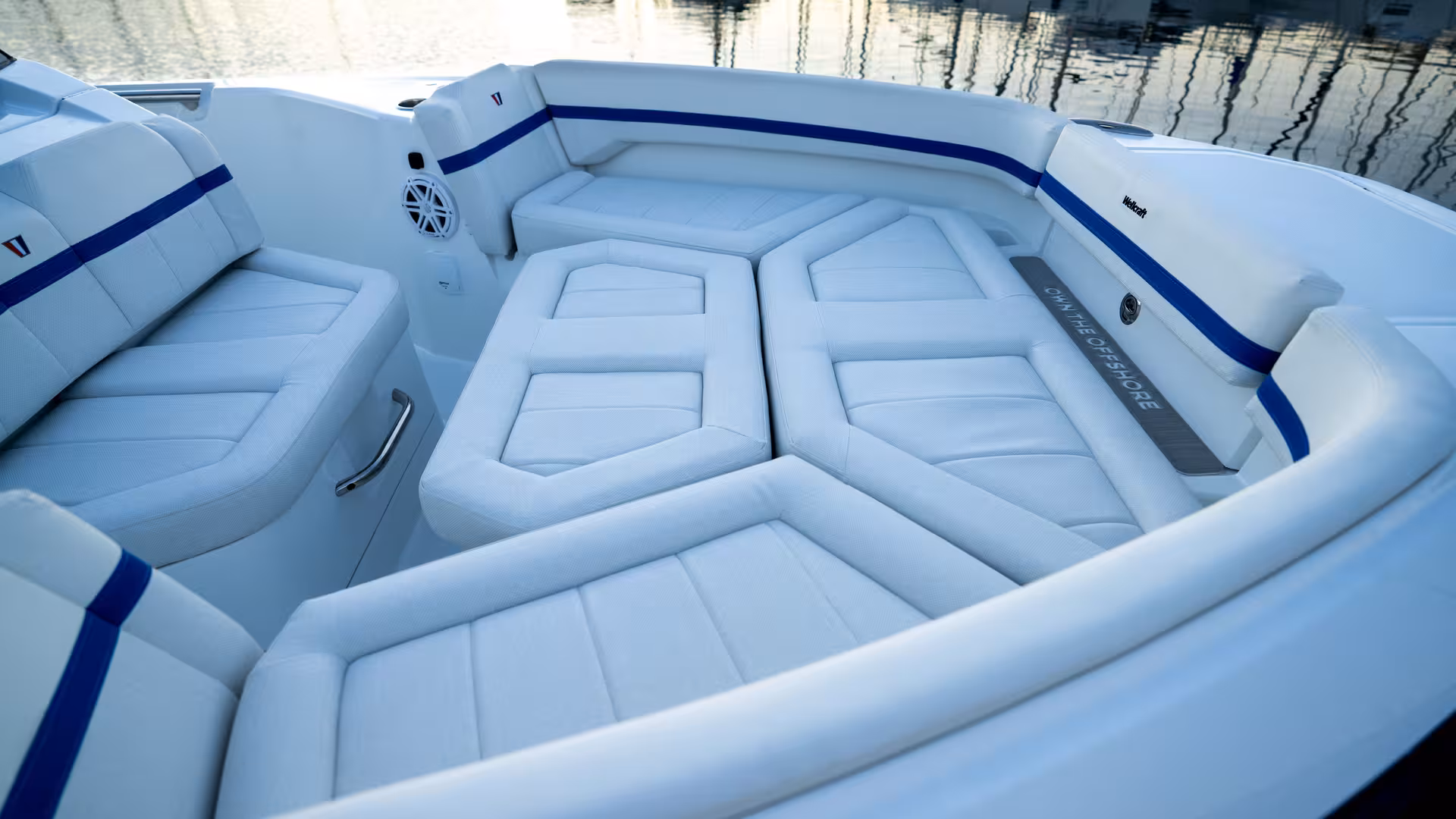 Vaartlander_Wellcraft28Explorer-16 Wellcraft 28 Explorer van bovenaf gezien met complete dekindeling