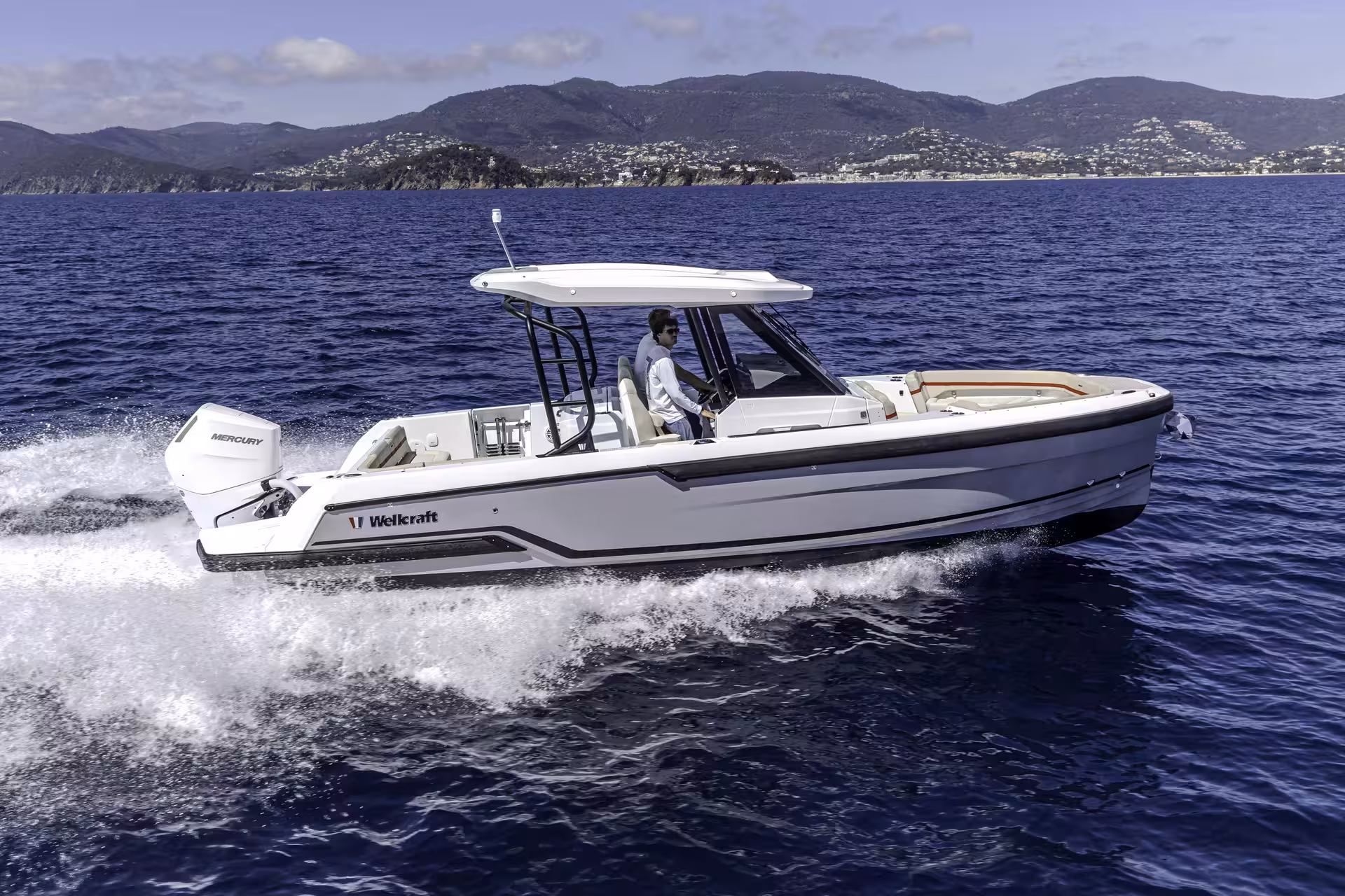 Vaartlander_Wellcraft28T-Top-1 Wellcraft 28 T-Top console boot varend op open water met sportieve prestaties