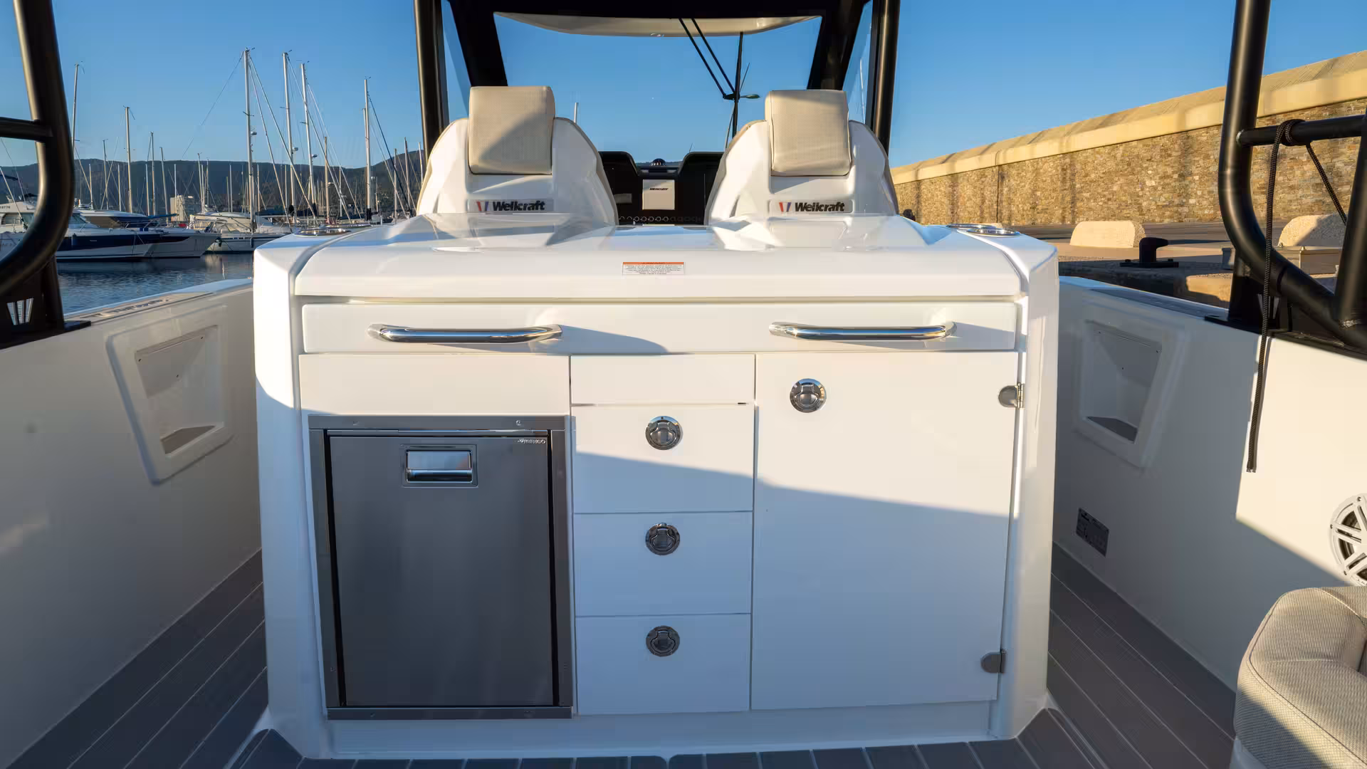 Vaartlander_Wellcraft28T-Top-16 Opbergkast in Wellcraft 28 T-Top met laden en werkruimte