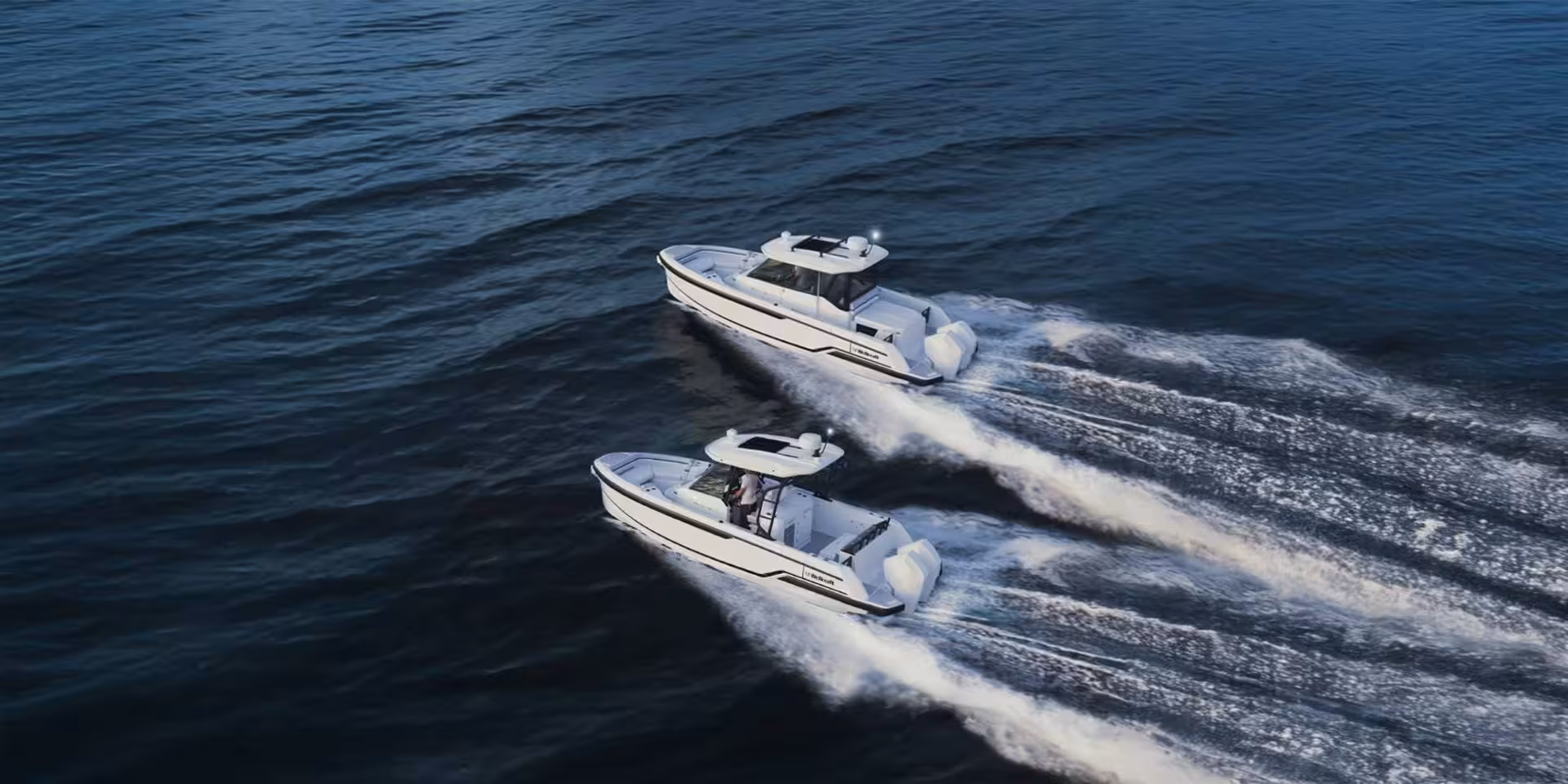 Vaartlander_Wellcraft28T-Top-2 Wellcraft 28 T-Top console boot op open zee met moderne lijnen