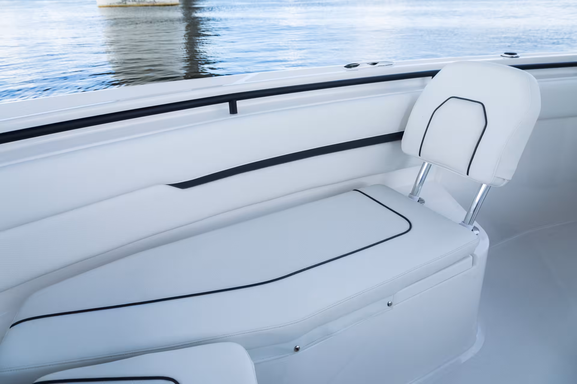 Vaartlander_Wellcraft352Fisherman-19 Achterbank van Wellcraft 352 Fisherman met comfortabele zitplaatsen en ruime indeling