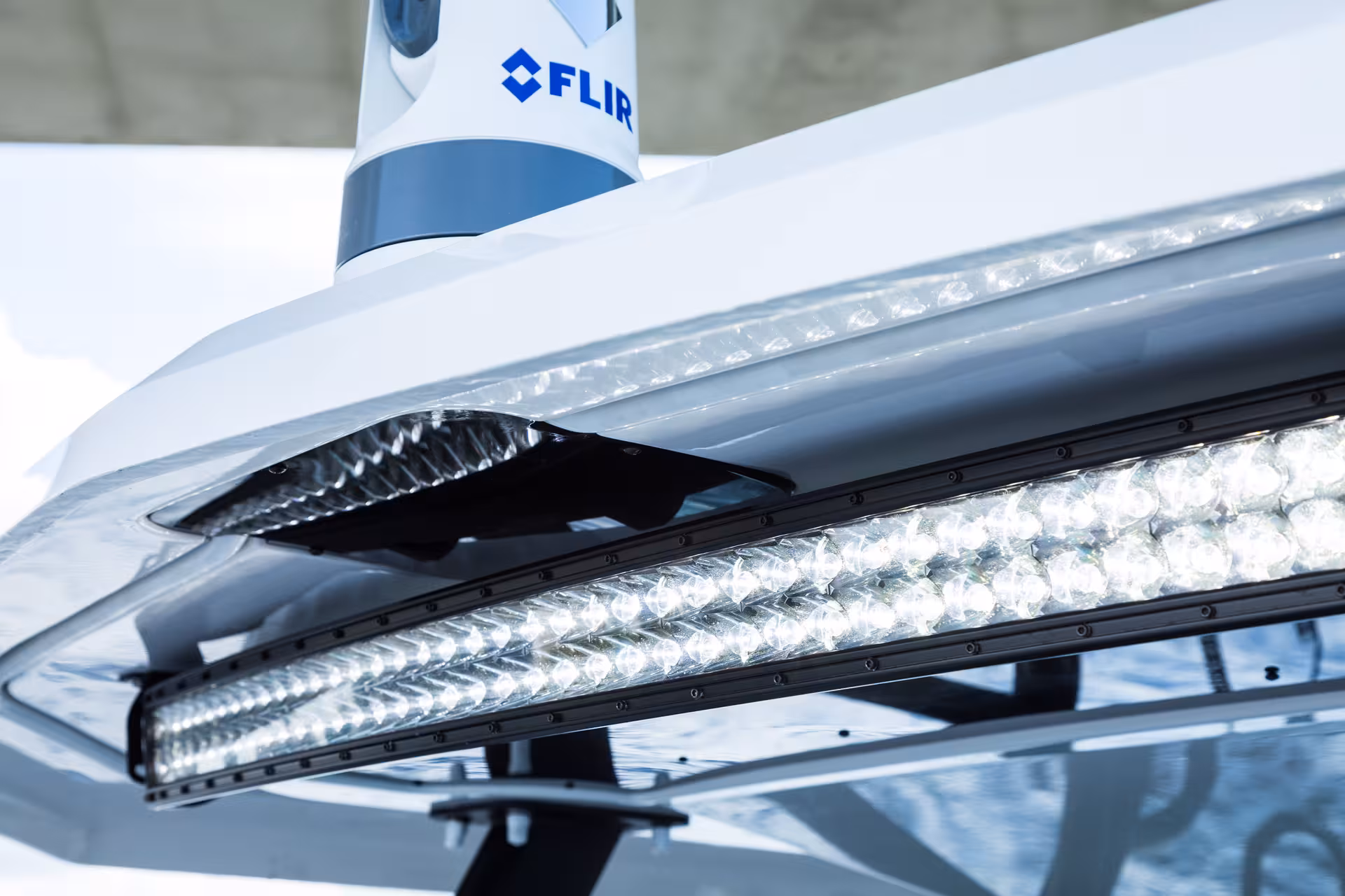 Vaartlander_Wellcraft352Fisherman-26 LED lichtbalk op Wellcraft 352 Fisherman T-top voor extra zicht tijdens varen
